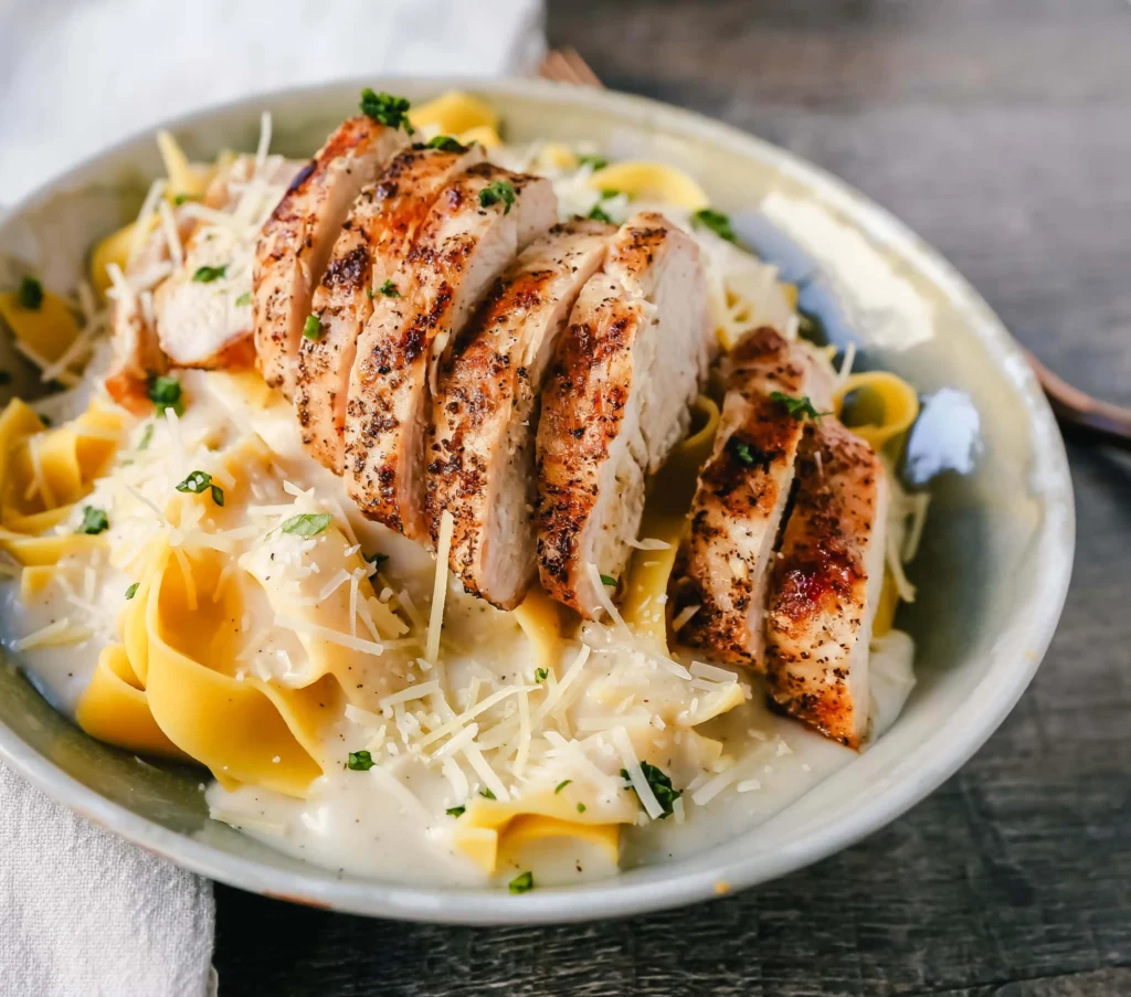 Low Calorie Chicken Alfredo Pasta